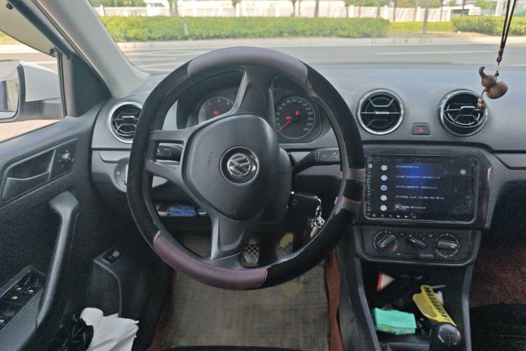 Used Volkswagen Jetta 2017 1.4L Manual Fashion Edition Steering Wheel
