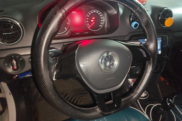 Used Volkswagen Jetta 2017 1.5L Manual Fashion Edition Steering Wheel