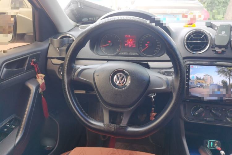 Used Volkswagen Jetta 2017 1.5L Manual Fashion Edition Steering Wheel