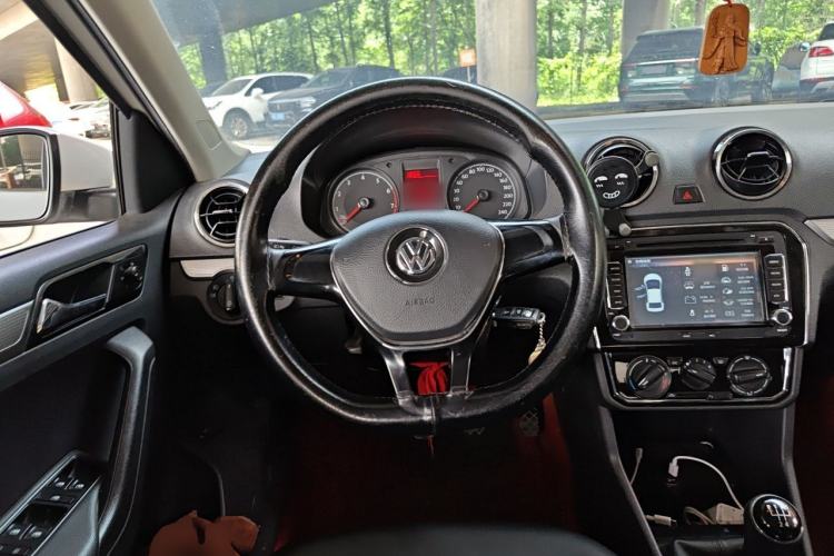 Used Volkswagen Jetta 2017 1.5L Manual Comfort Model Steering Wheel