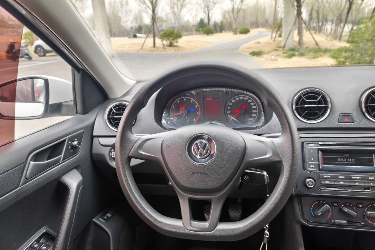 Used Volkswagen Jetta 2017 1.4L Manual Fashion Edition Steering Wheel