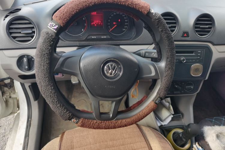 Used Volkswagen Jetta 2017 1.5L Manual Fashion Edition Steering Wheel