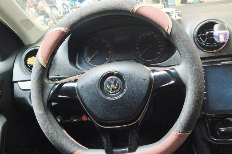 Used Volkswagen Jetta 2017 1.5L Automatic Comfort Model Steering Wheel