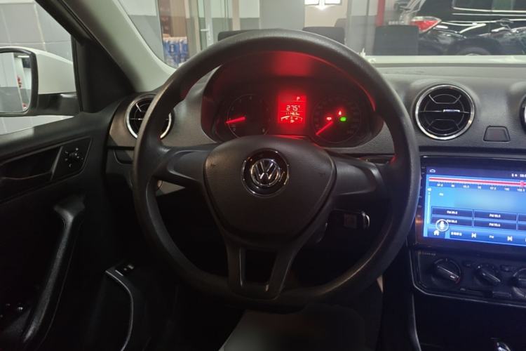 Used Volkswagen Jetta 2017 1.5L Automatic Fashion Model Steering Wheel