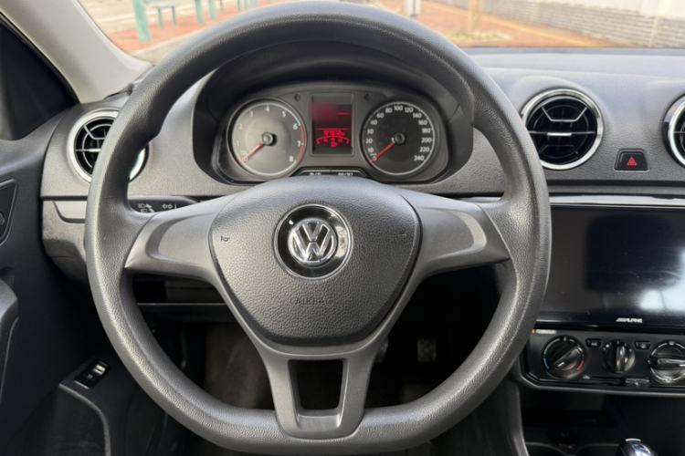 Used Volkswagen Jetta 2017 1.5L Automatic Fashion Model Steering Wheel