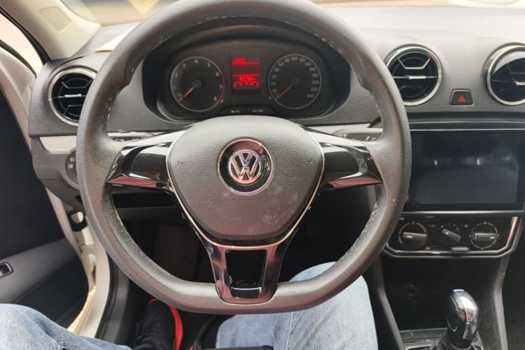 Used Volkswagen Jetta 2017 1.5L Automatic Comfort Model Steering Wheel