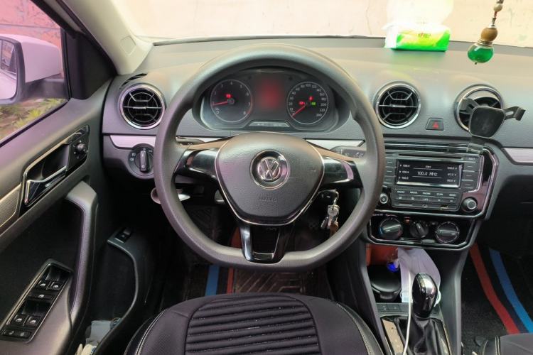 Used Volkswagen Jetta 2017 1.5L Automatic Comfort Model Steering Wheel