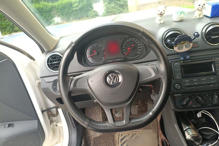 Used Volkswagen Jetta 2017 1.5L Manual Fashion Edition Steering Wheel