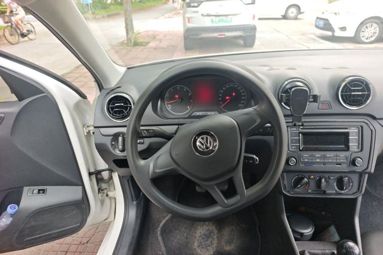 Used Volkswagen Jetta 2017 1.5L Manual Fashion Edition Steering Wheel