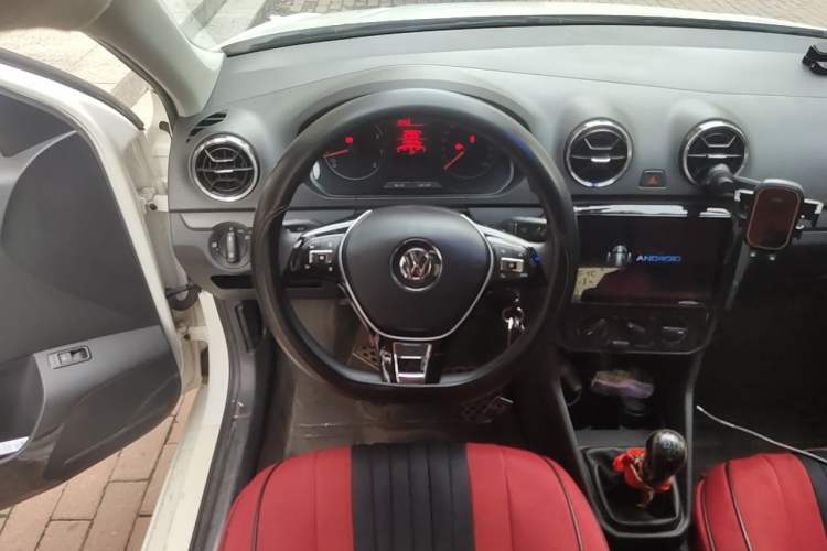 Used Volkswagen Jetta 2017 1.5L Manual Fashion Edition Steering Wheel