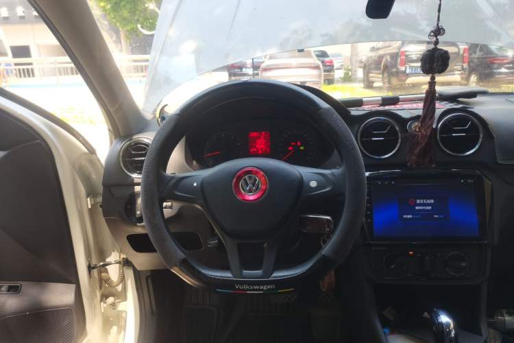 Used Volkswagen Jetta 2017 1.5L Automatic Fashion Model Steering Wheel