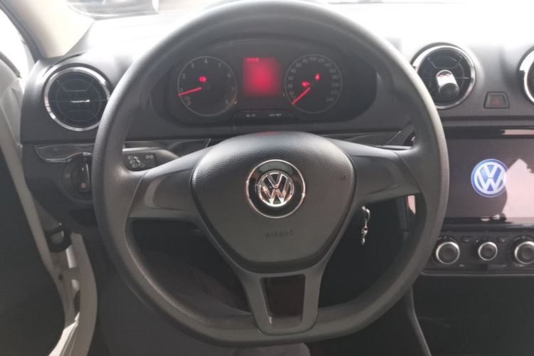 Used Volkswagen Jetta 2017 1.5L Manual Fashion Edition Steering Wheel