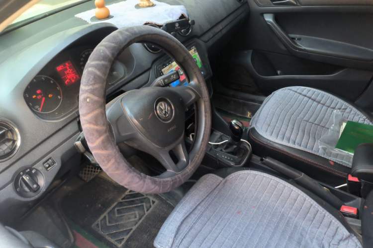 Used Volkswagen Jetta 2017 1.5L Automatic Fashion Model Steering Wheel