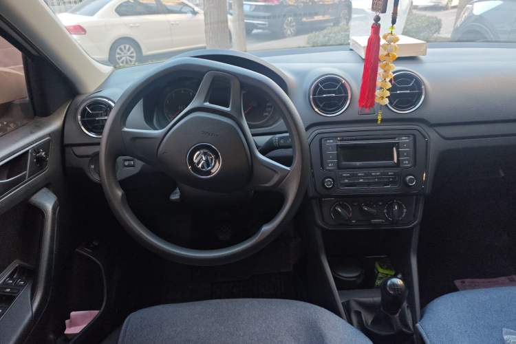 Used Volkswagen Jetta 2017 1.4L Manual Fashion Edition Steering Wheel