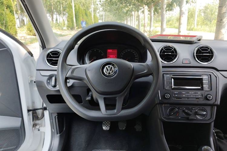 Used Volkswagen Jetta 2017 1.4L Manual Fashion Edition Steering Wheel
