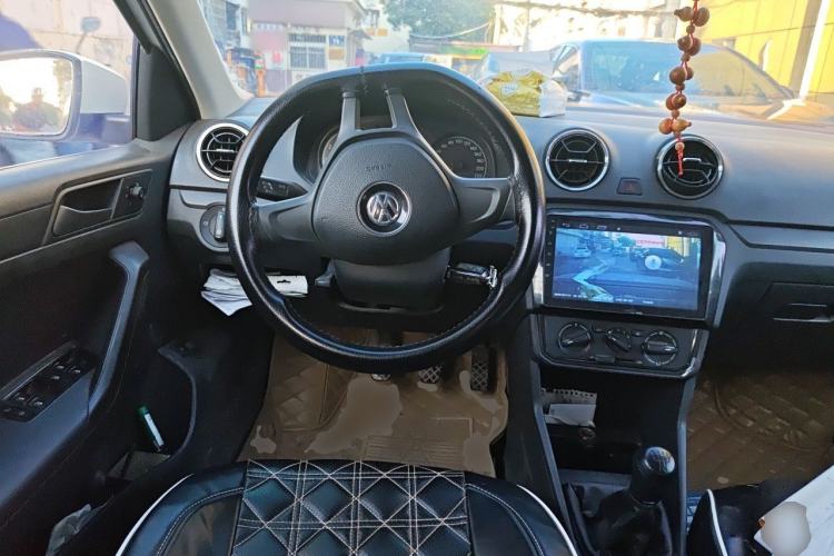 Used Volkswagen Jetta 2017 1.5L Manual Fashion Edition Steering Wheel