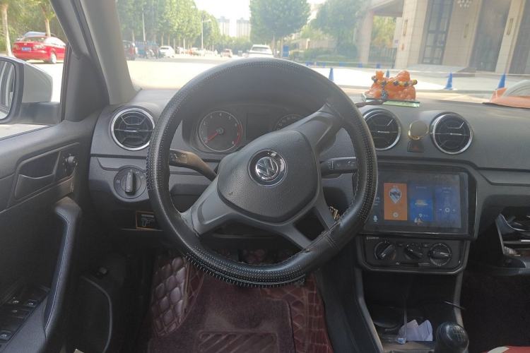 Used Volkswagen Jetta 2017 1.4L Manual Fashion Edition Steering Wheel