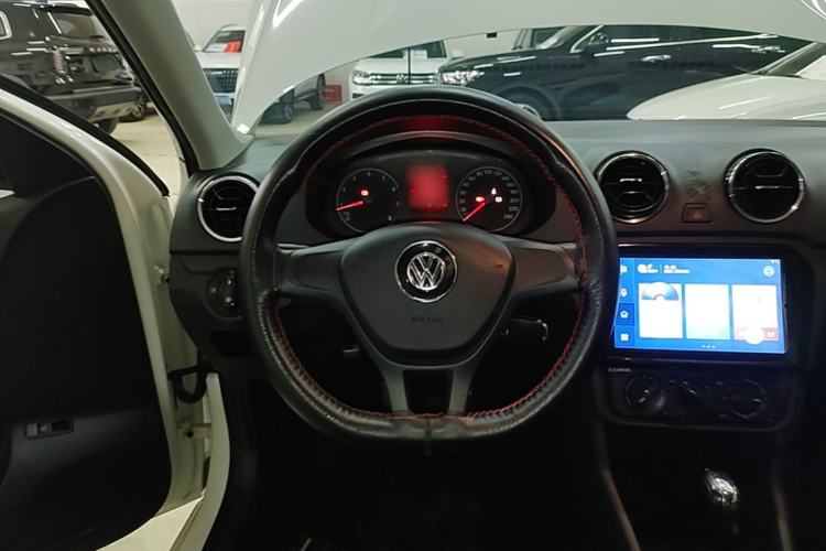 Used Volkswagen Jetta 2017 1.5L Automatic Fashion Model Steering Wheel