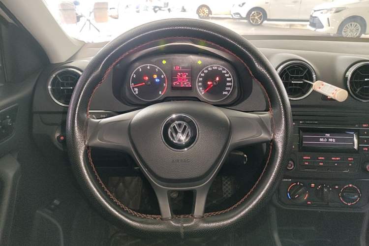 Used Volkswagen Jetta 2017 1.4L Manual Fashion Edition Steering Wheel