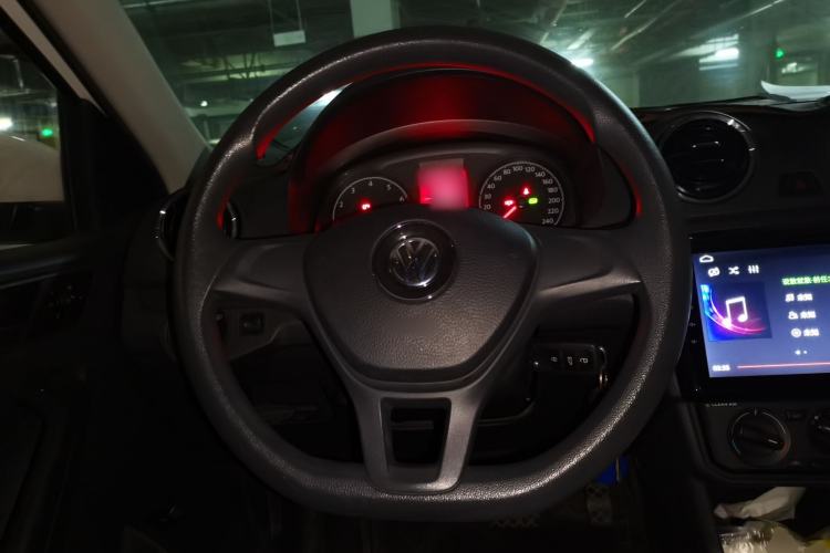 Used Volkswagen Jetta 2017 1.5L Automatic Fashion Model Steering Wheel