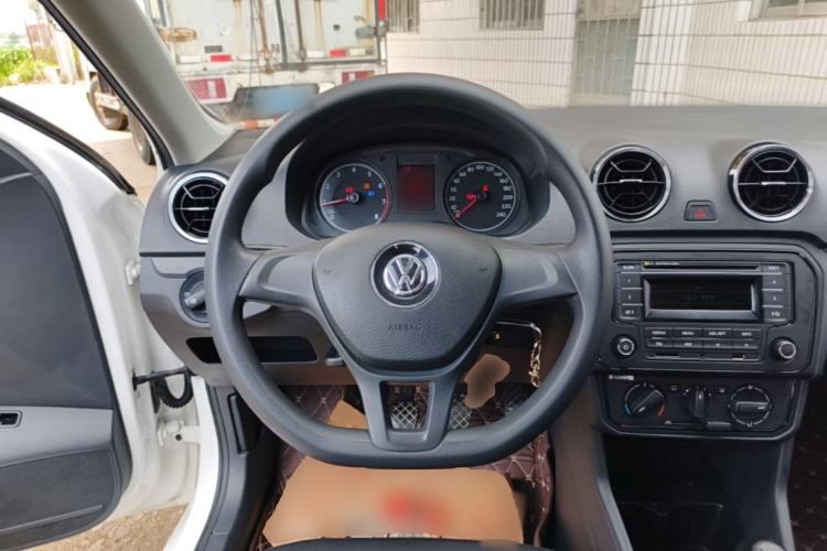Used Volkswagen Jetta 2017 1.5L Manual Fashion Edition Steering Wheel