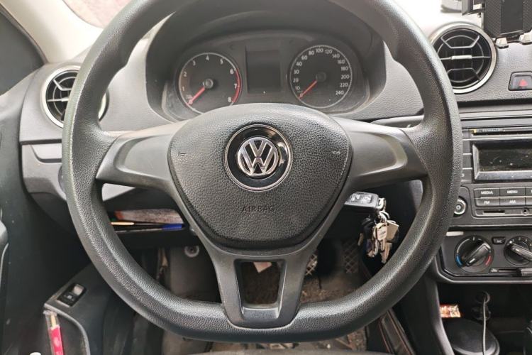 Used Volkswagen Jetta 2017 1.5L Automatic Fashion Model Steering Wheel