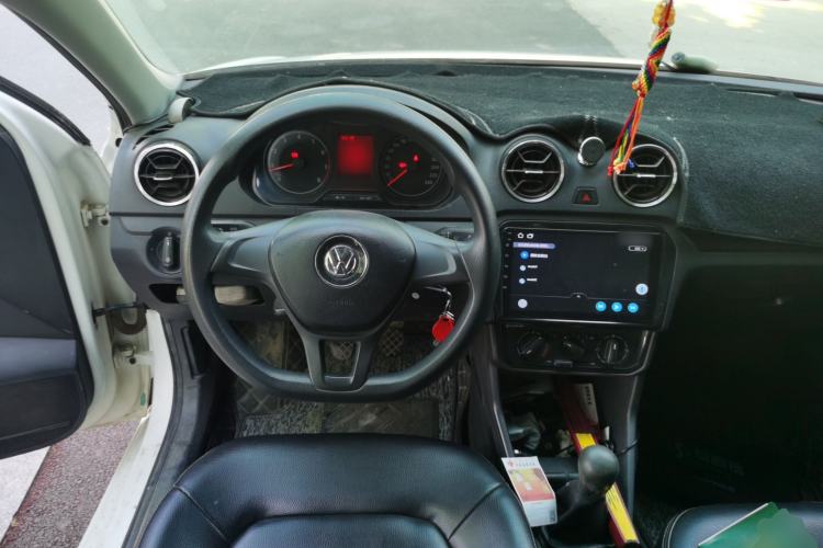 Used Volkswagen Jetta 2017 1.5L Manual Fashion Edition Steering Wheel