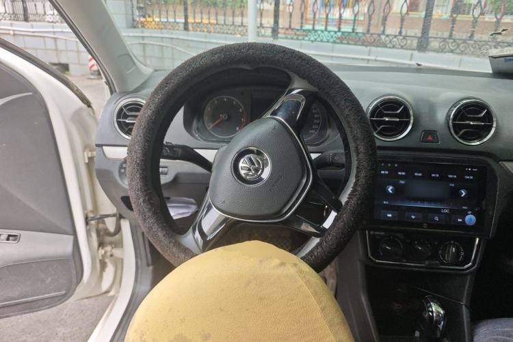 Used Volkswagen Jetta 2017 1.5L Automatic Comfort Model Steering Wheel