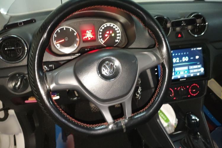 Used Volkswagen Jetta 2017 1.5L Automatic Fashion Model Steering Wheel
