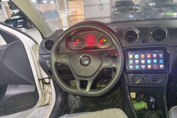 Used Volkswagen Jetta 2017 1.5L Automatic Fashion Model Steering Wheel
