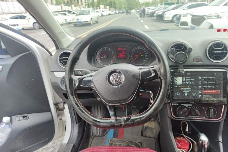 Used Volkswagen Jetta 2017 1.5L Automatic Comfort Model Steering Wheel
