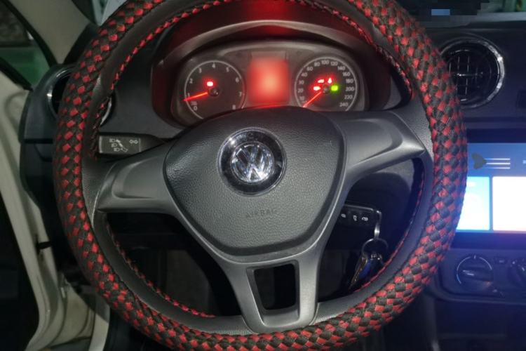 Used Volkswagen Jetta 2017 1.5L Automatic Fashion Model Steering Wheel