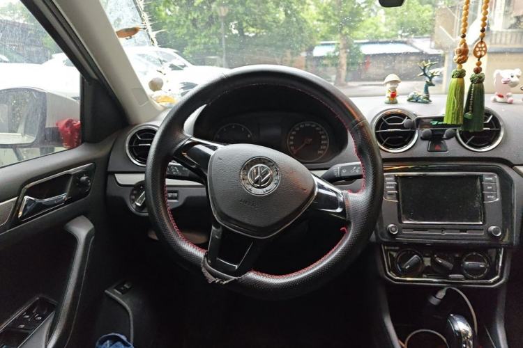 Used Volkswagen Jetta 2017 1.5L Automatic Comfort Model Steering Wheel