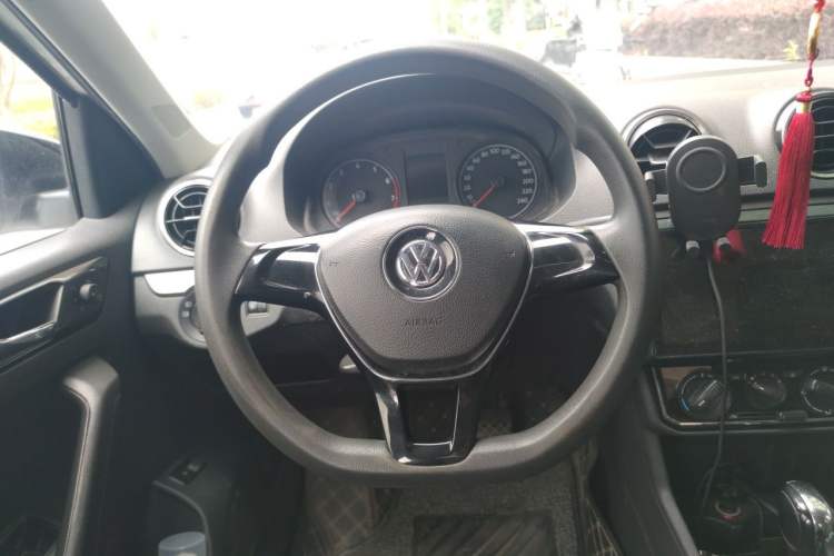 Used Volkswagen Jetta 2017 1.5L Automatic Comfort Model Steering Wheel