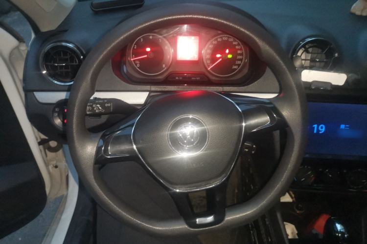 Used Volkswagen Jetta 2017 1.5L Automatic Comfort Model Steering Wheel