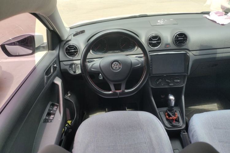 Used Volkswagen Jetta 2017 1.5L Automatic Fashion Model Steering Wheel