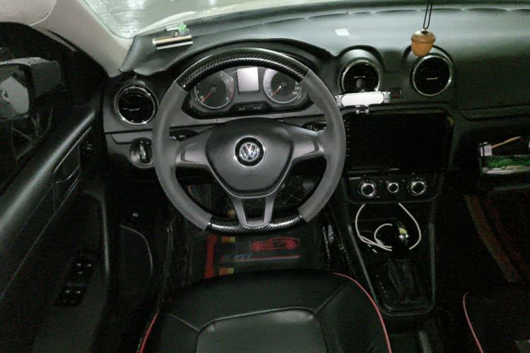 Used Volkswagen Jetta 2017 1.5L Automatic Fashion Model Steering Wheel