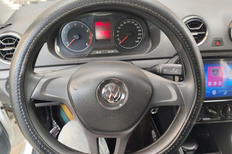Used Volkswagen Jetta 2017 1.5L Manual Fashion Edition Steering Wheel
