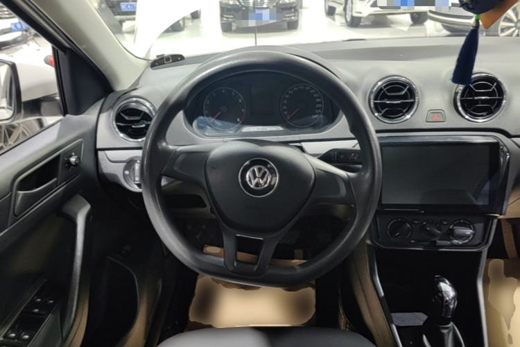 Used Volkswagen Jetta 2017 1.5L Automatic Fashion Model Steering Wheel