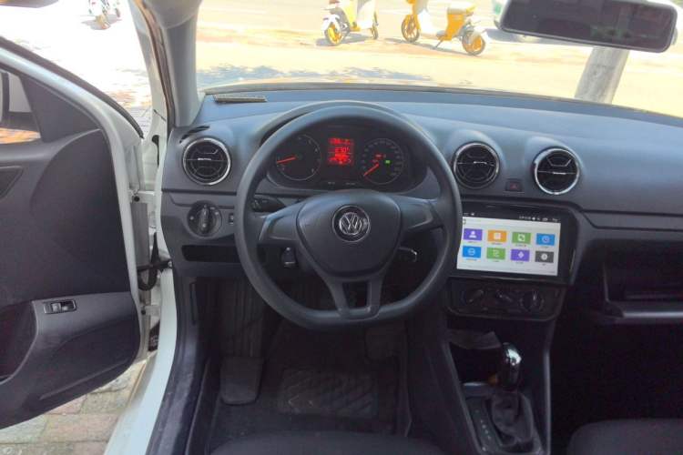 Used Volkswagen Jetta 2017 1.5L Automatic Fashion Model Steering Wheel