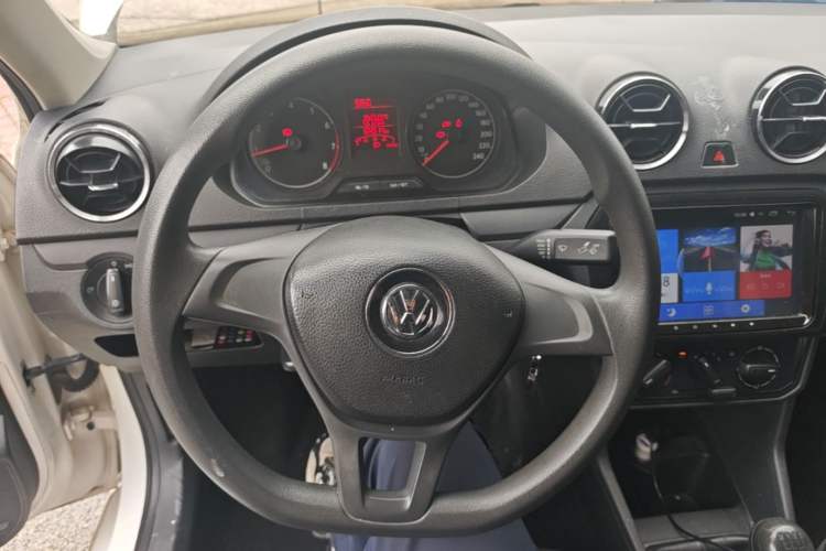 Used Volkswagen Jetta 2017 1.4L Manual Fashion Edition Steering Wheel