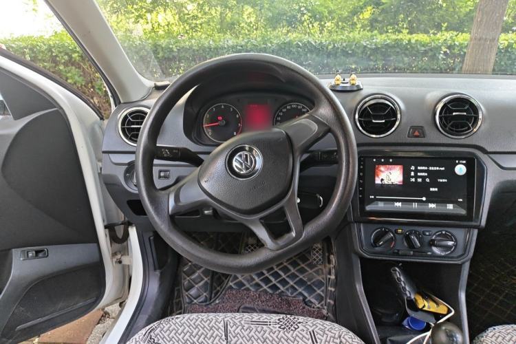 Used Volkswagen Jetta 2017 1.5L Manual Fashion Edition Steering Wheel