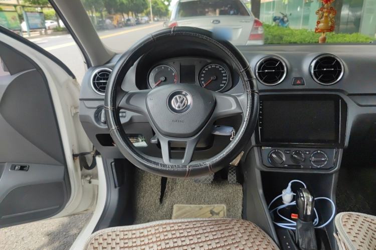 Used Volkswagen Jetta 2017 1.5L Automatic Fashion Model Steering Wheel