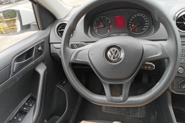 Used Volkswagen Jetta 2017 1.5L Manual Fashion Edition Steering Wheel
