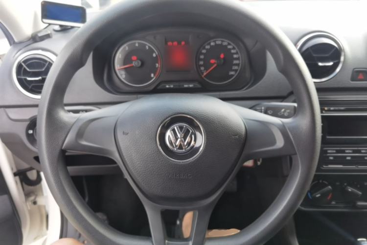 Used Volkswagen Jetta 2017 1.5L Automatic Fashion Model Steering Wheel