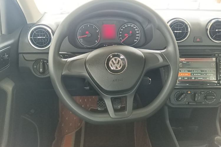 Used Volkswagen Jetta 2017 1.5L Manual Fashion Edition Steering Wheel