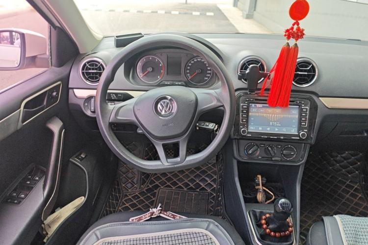 Used Volkswagen Jetta 2017 1.5L Manual Fashion Edition Steering Wheel