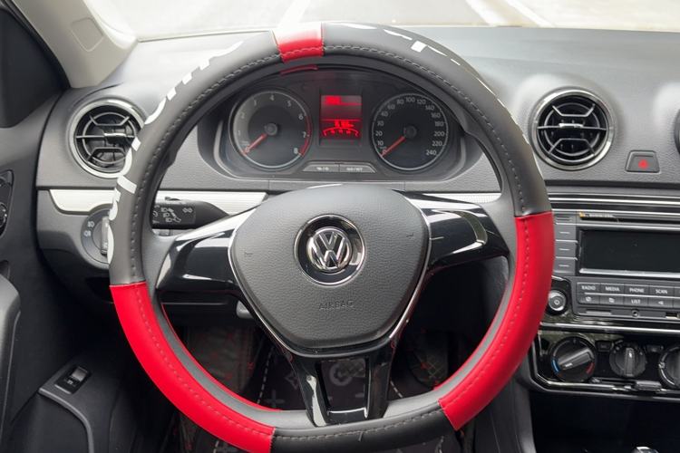 Used Volkswagen Jetta 2017 1.5L Automatic Comfort Model Steering Wheel
