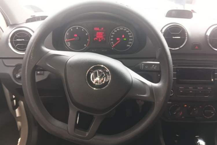 Used Volkswagen Jetta 2017 1.5L Automatic Fashion Model Steering Wheel