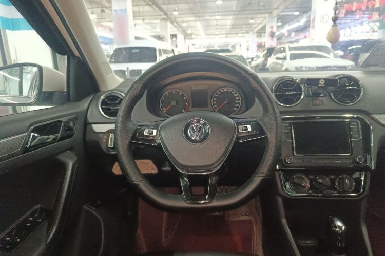 Used Volkswagen Jetta 2017 1.5L Automatic Comfort Model Steering Wheel
